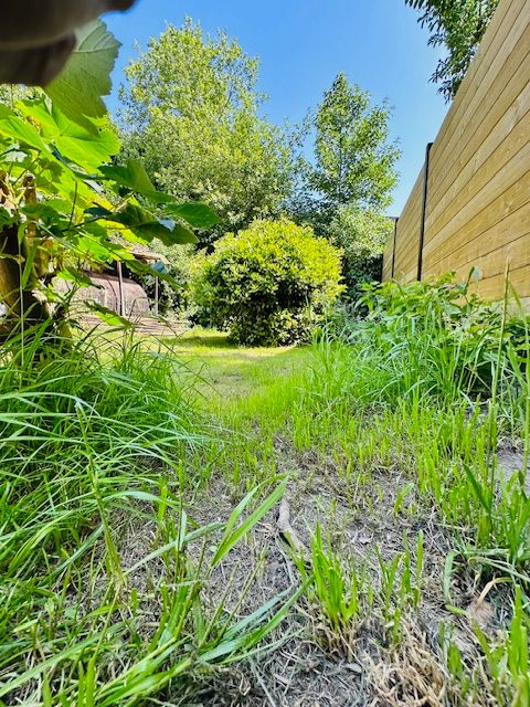 Welkom in de Jules Persynstraat– waar deze charmante woning met opvallende gevel op je ligt te wachten. foto 11