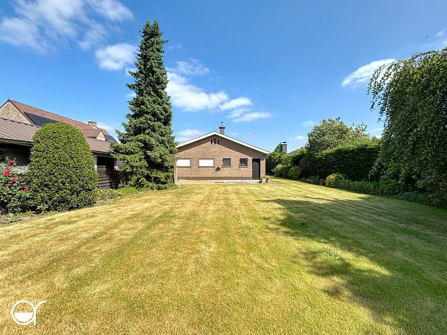 Rustig gelegen bungalow met tuin en 2 garages in Vosselare foto 16