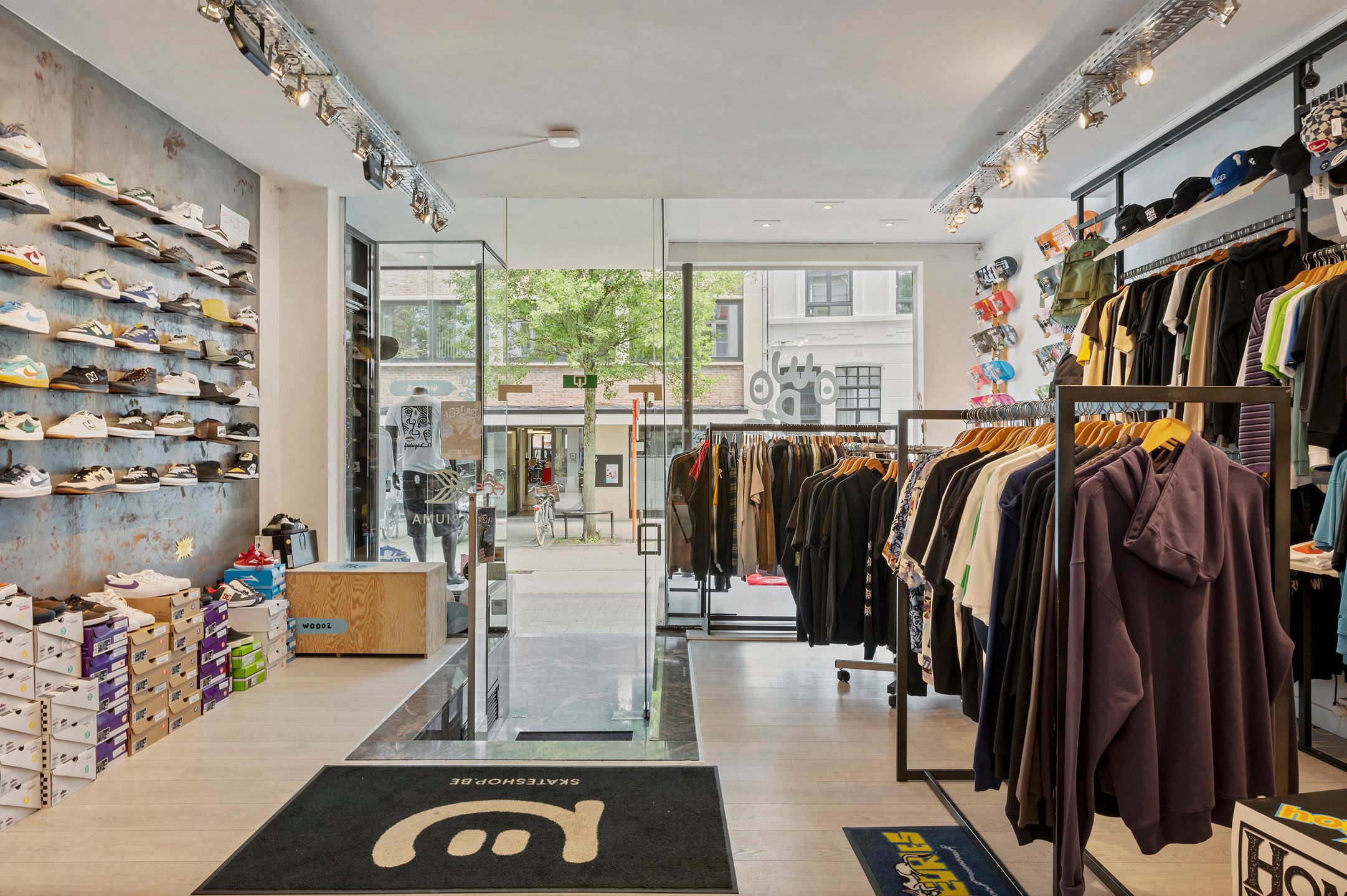 Handelspand van 140m² op toplocatie  foto 2