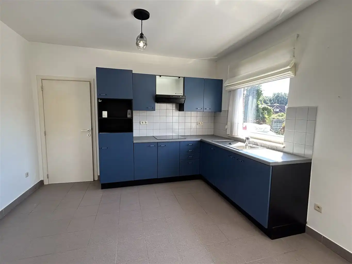 Gezellig appartement met 1 slaapkamer en carport. foto 4