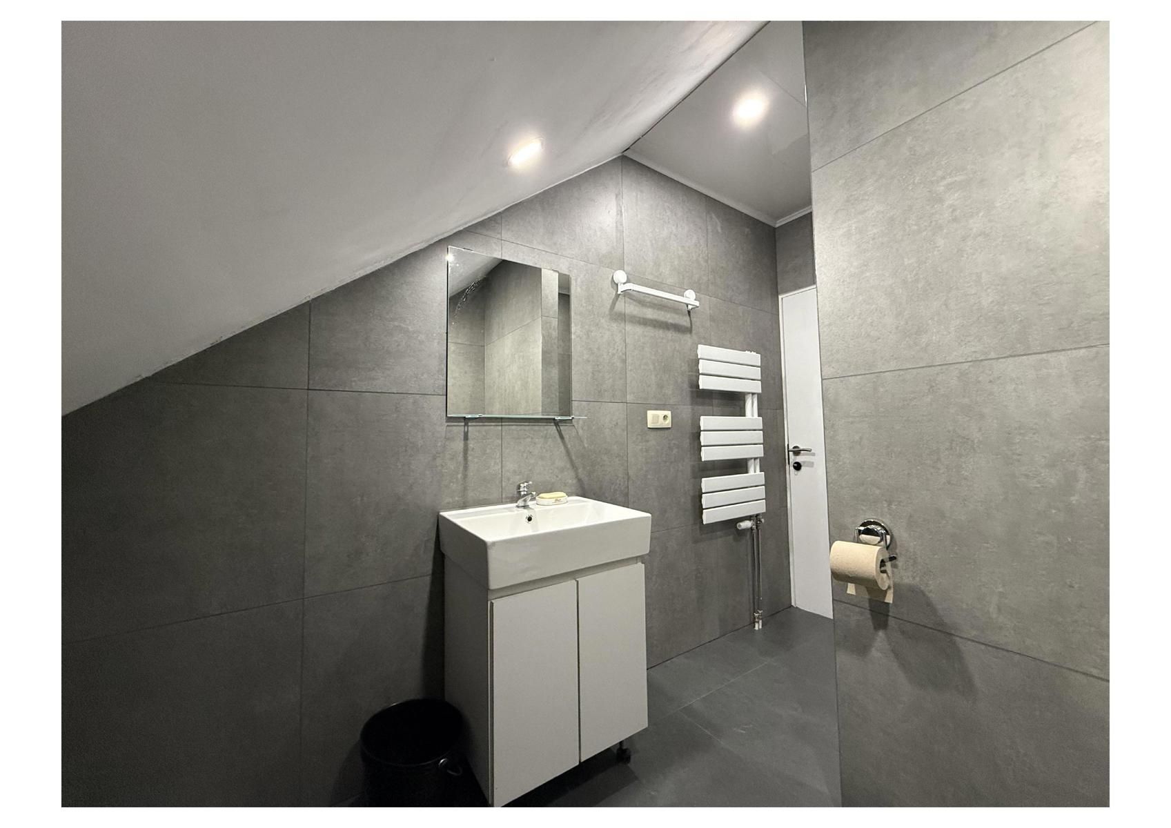 Ruime, instapklare (handels)woning in hartje Temse foto 8