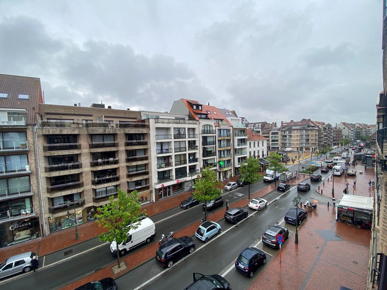 Ongemeubeld appartement met 2 ruime slaapkamers, op de Lippenslaan. foto 3