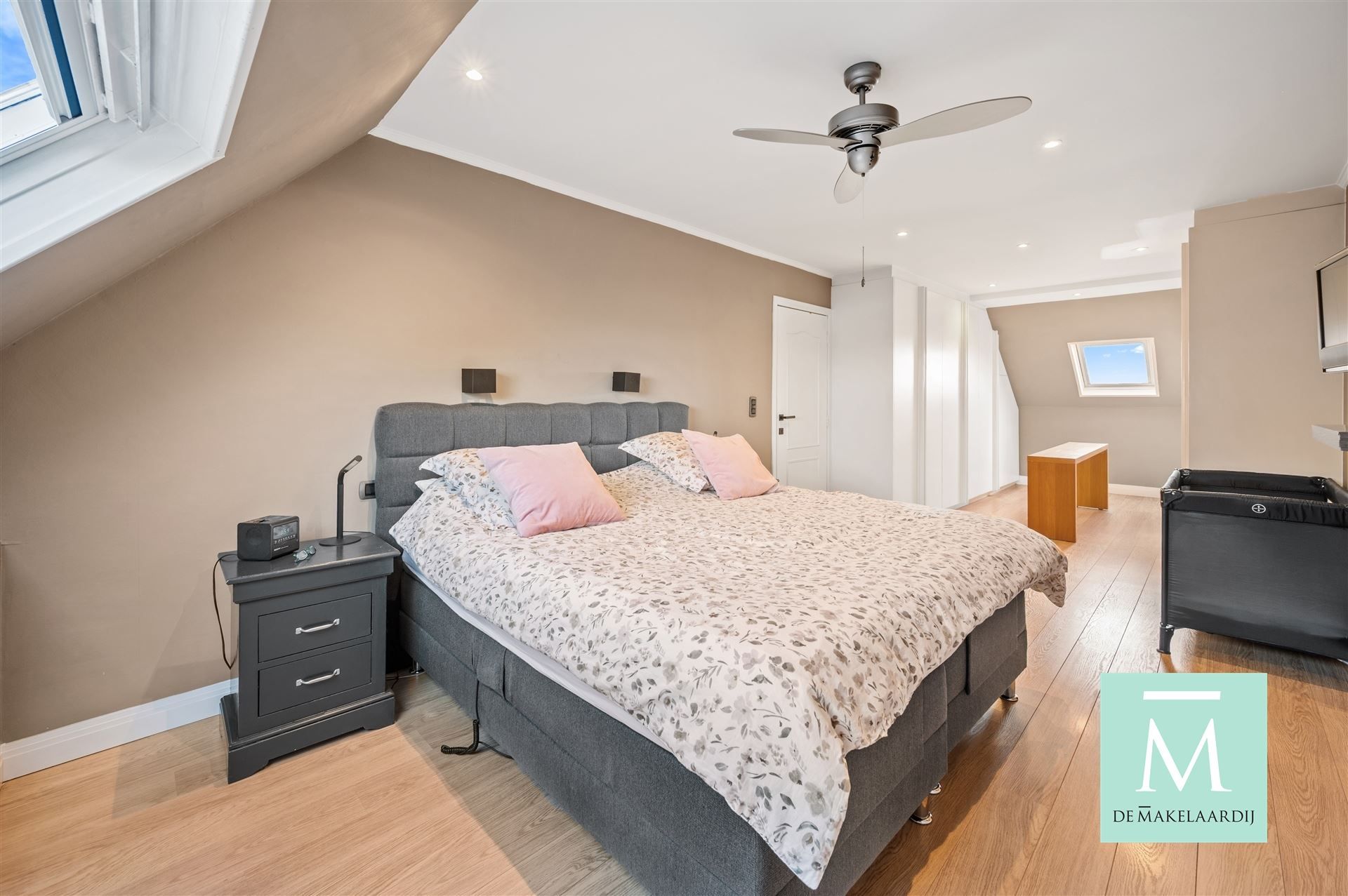 Prachtige handelswoning met overdekte garage nabij de vaart te Mechelen foto 22