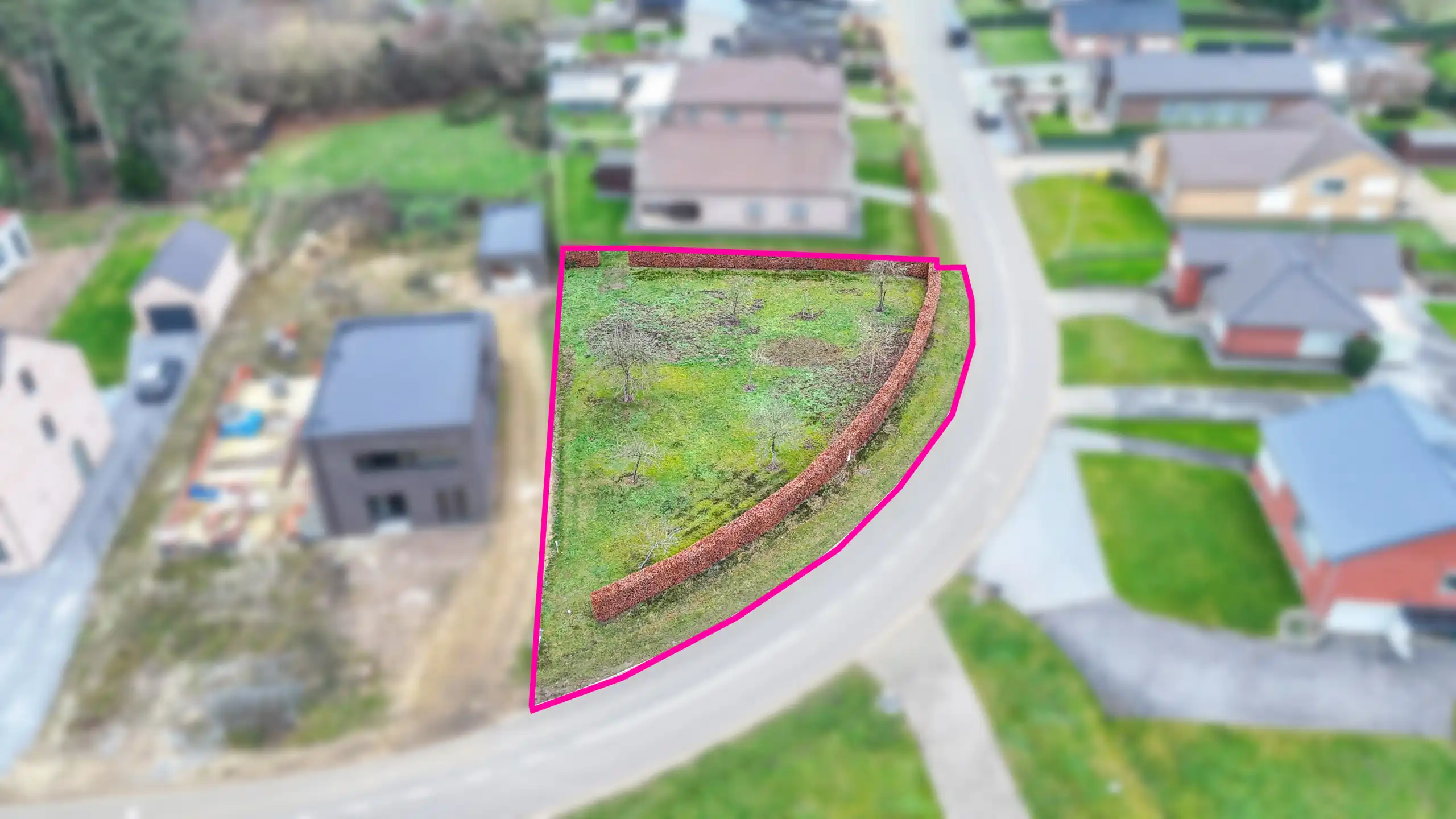 Mooi hoekperceel van 6.73 are voor open bebouwing! foto 2