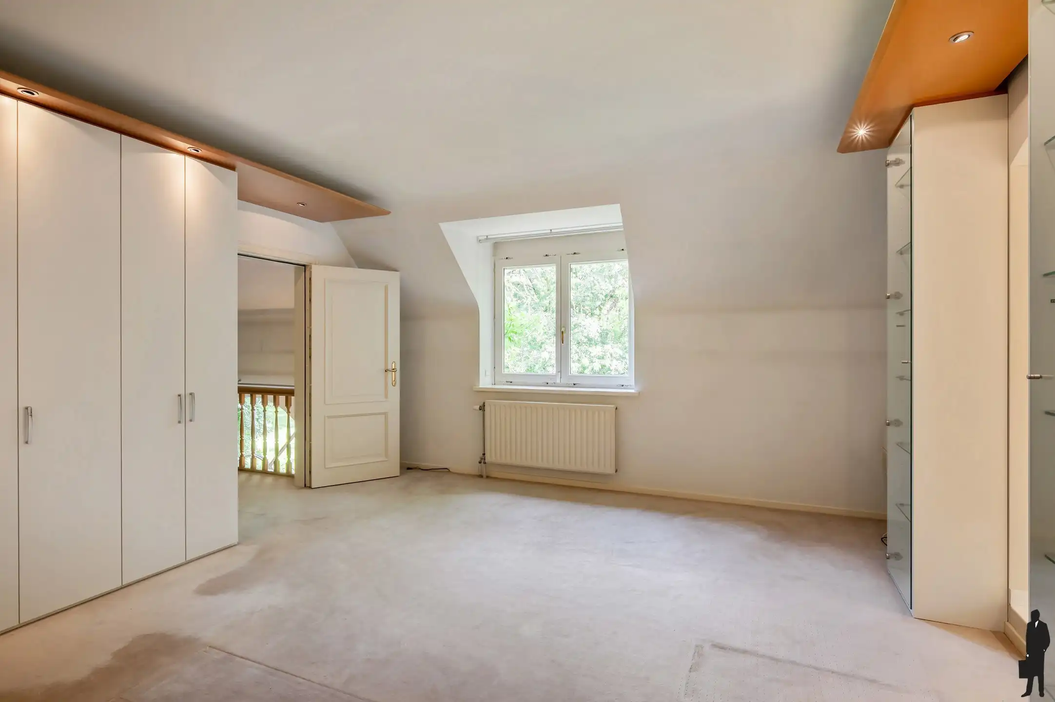 Op absolute toplocatie gelegen villa! foto 20