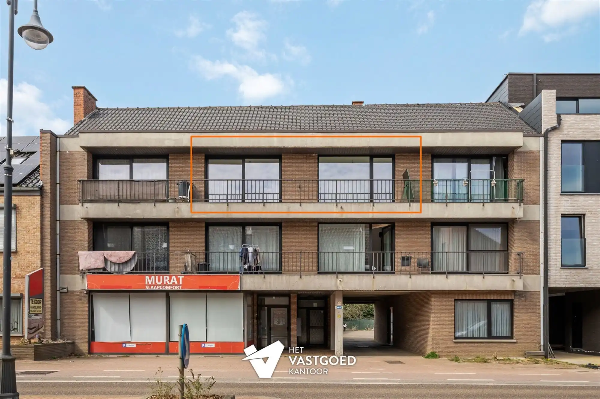 VOLLEDIG GERENOVEERD APPARTEMENT (65M²) MET 1 SLAAPKAMER, AUTOSTAANPLAATS EN GARAGEBOX TE HEUSDEN-ZOLDER foto 3