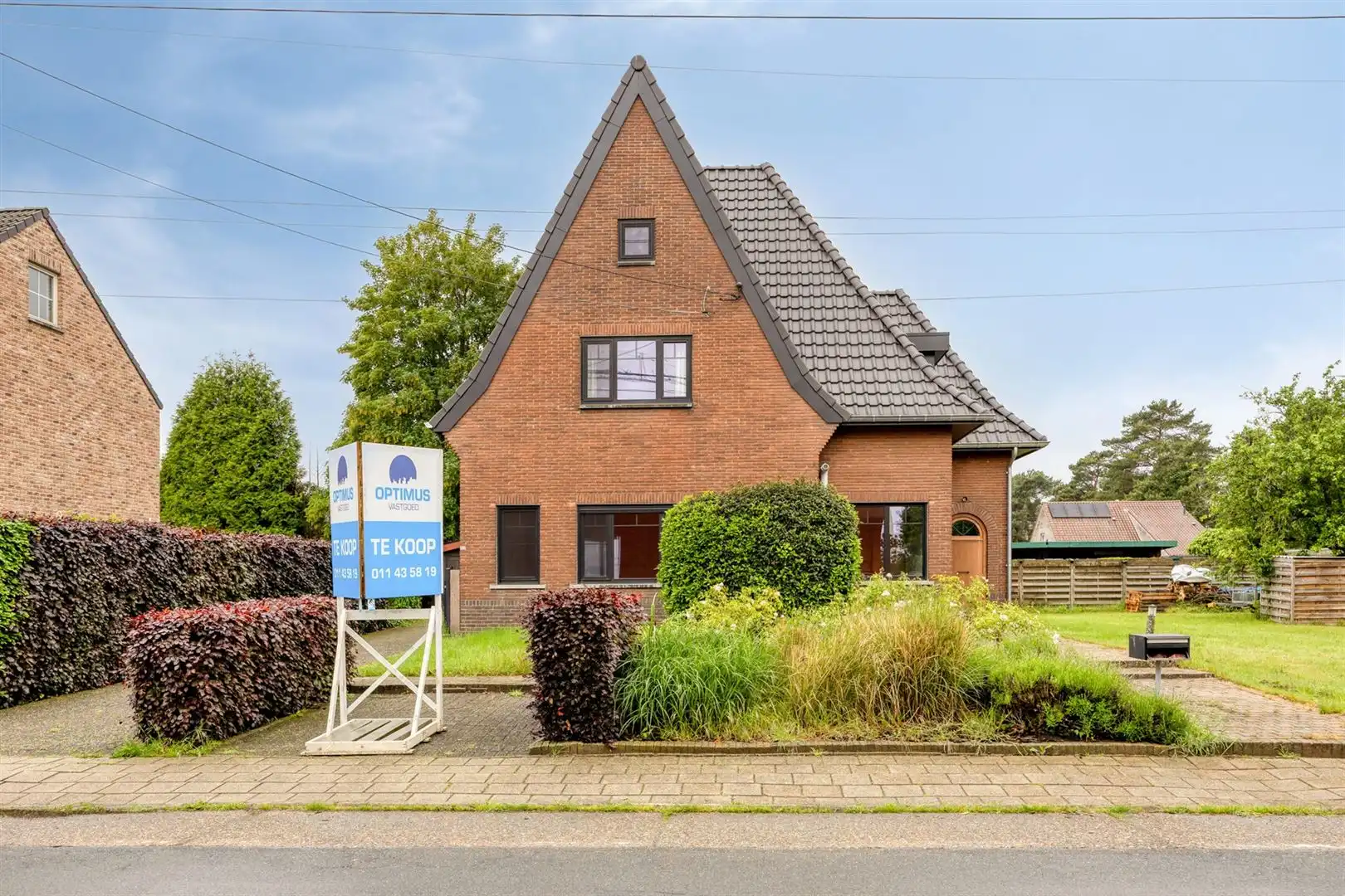 TE KOOP: Ruime gezinswoning met 4 slaapkamers op centrale ligging in Houthalen! foto 2