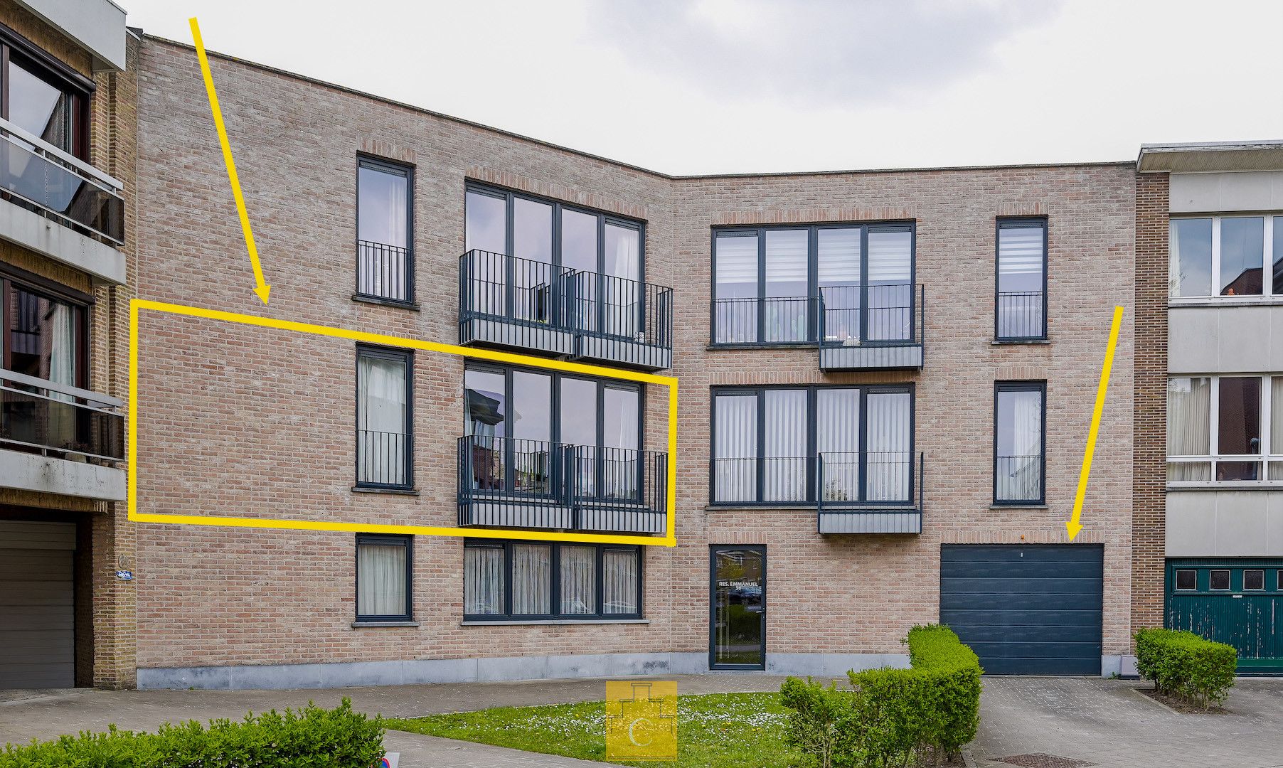 Rustig gelegen appartement met garage nabij winkels en Brugse binnenstad foto {{pictureIndex}}