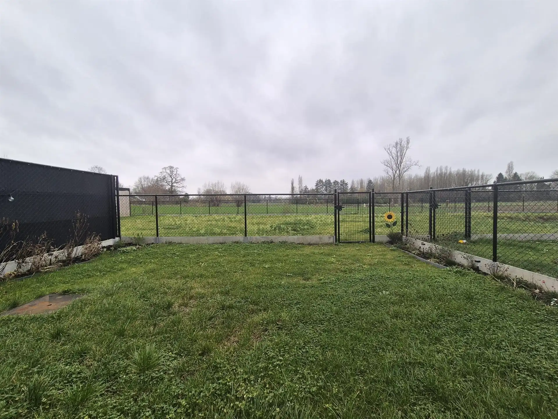 Energiezuinig gelijkvloers appartement met 2 slaapkamers en tuin. foto 15