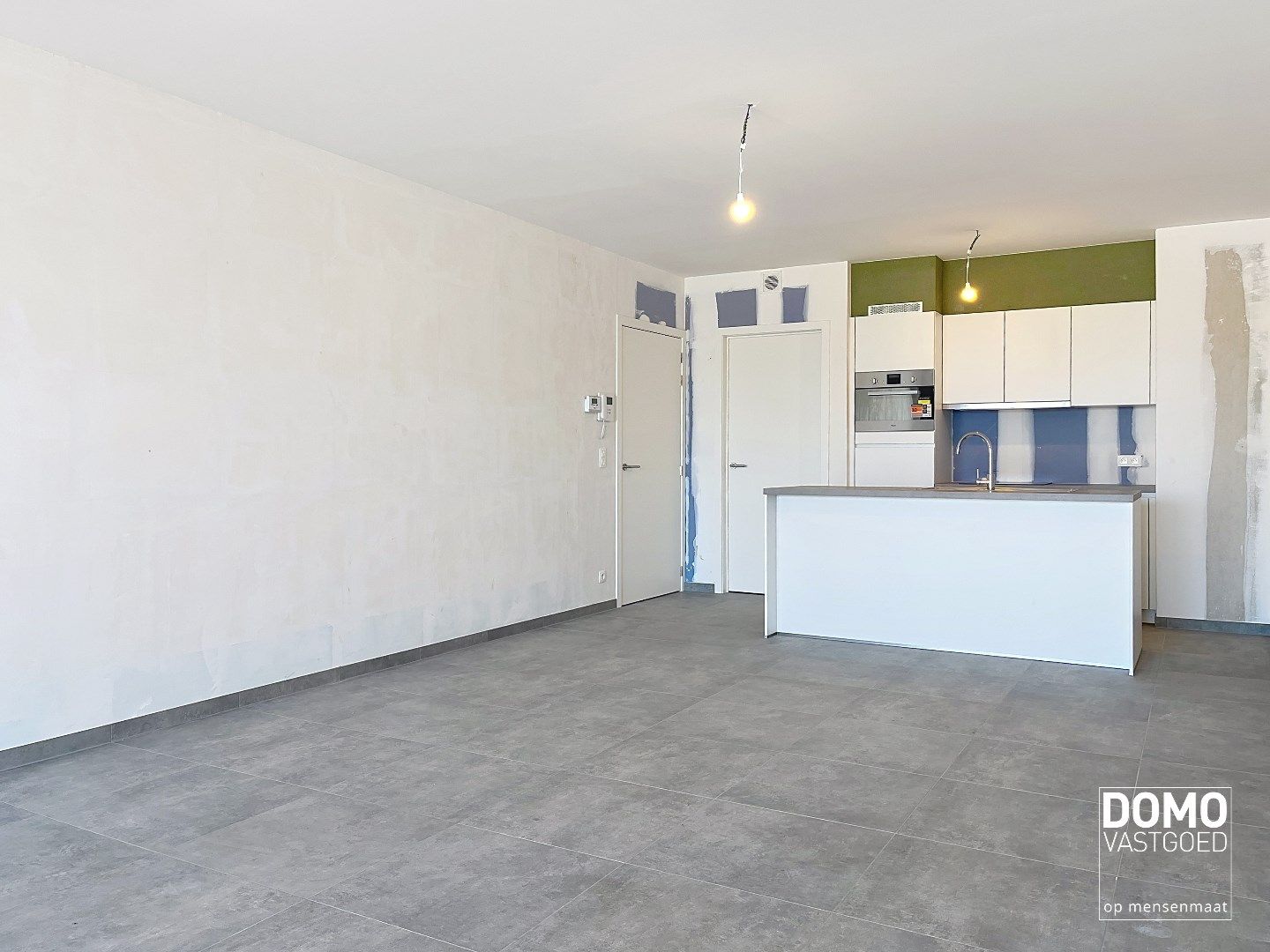 VOLLEDIG AFGEWERKT NIEUWBOUWAPPARTEMENT MET 2 SLAAPKAMERS, TERRAS, ONDERGRONDSE AUTOSTANDPLAATS EN KELDERBERGING IN RESIDENTIE "DE KWINT" TE ZONHOVEN  foto 2