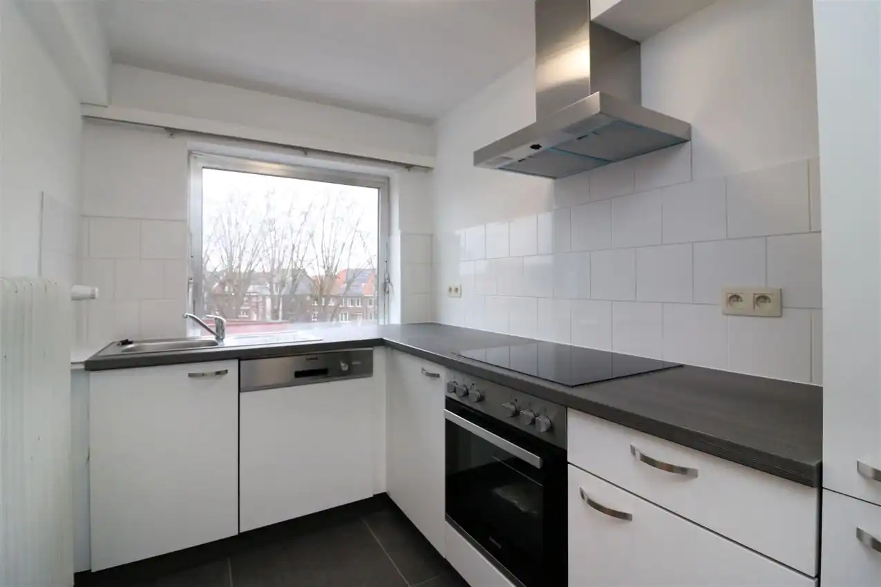 Vernieuwd app. met 1 slpk. op wandelafstand van centrum foto 8