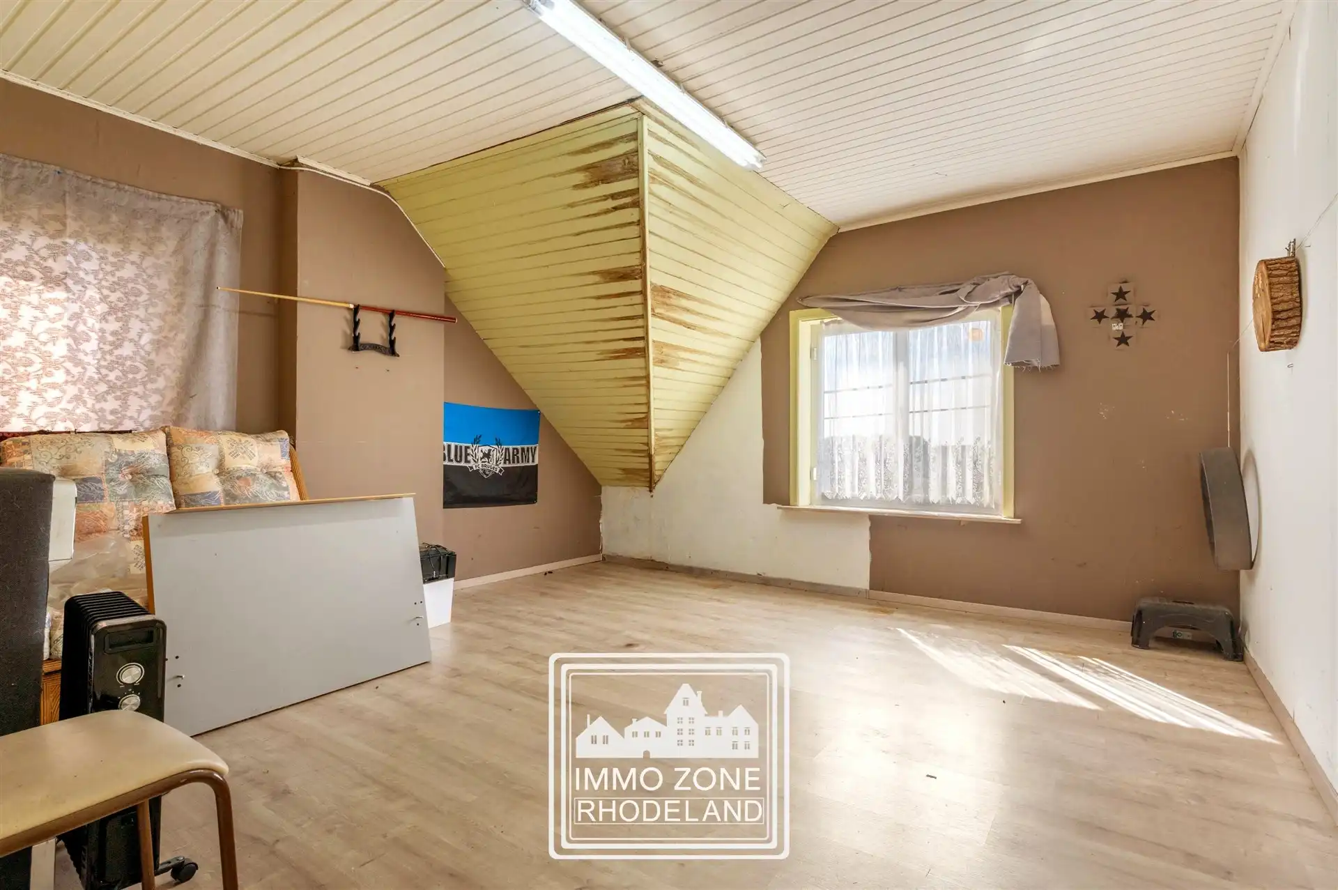 Gunstig gelegen te renoveren woning met veel potentieel foto 18