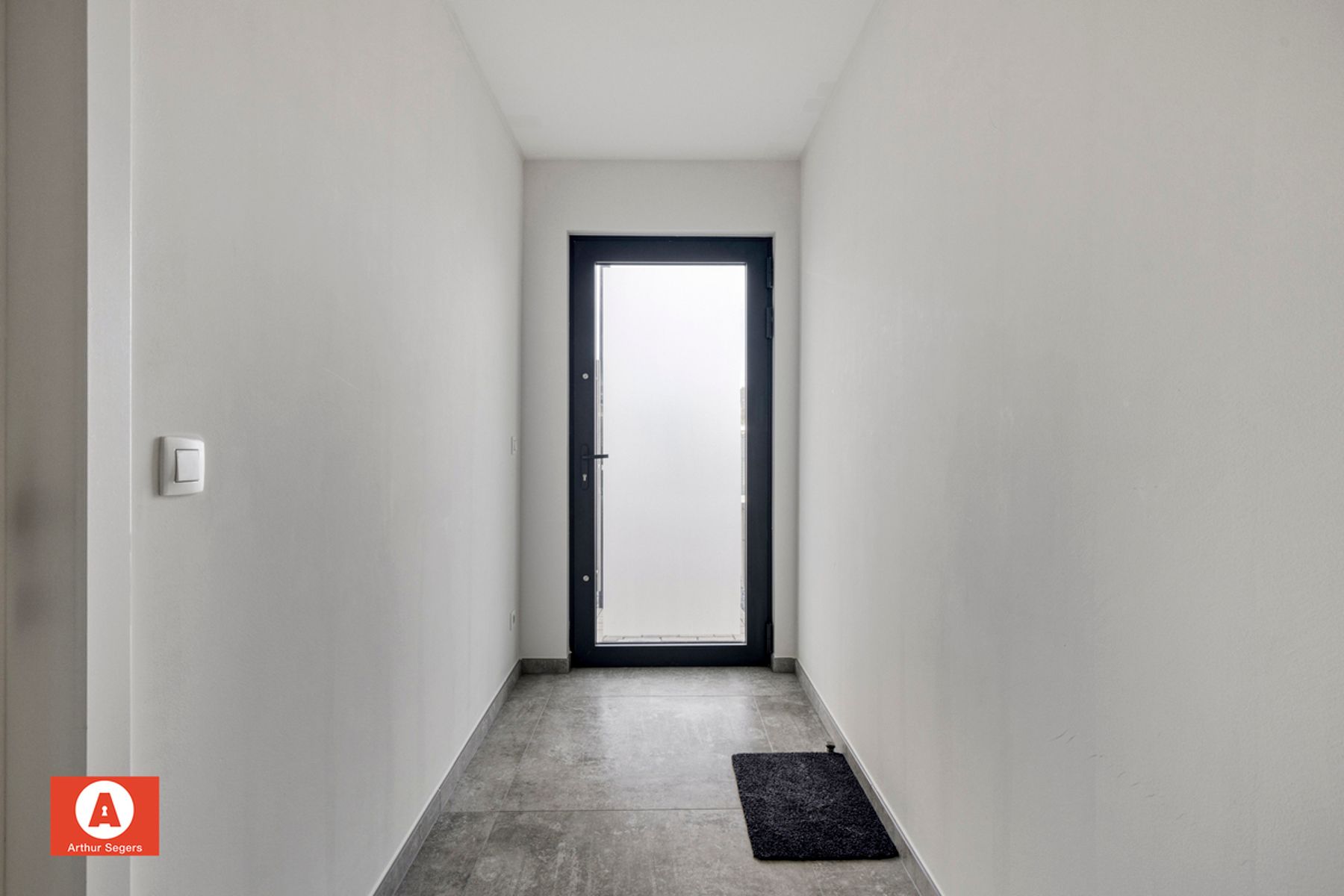 Gelijkvloers appartement met tuin (Z) en 2 staanplaatsen foto 5