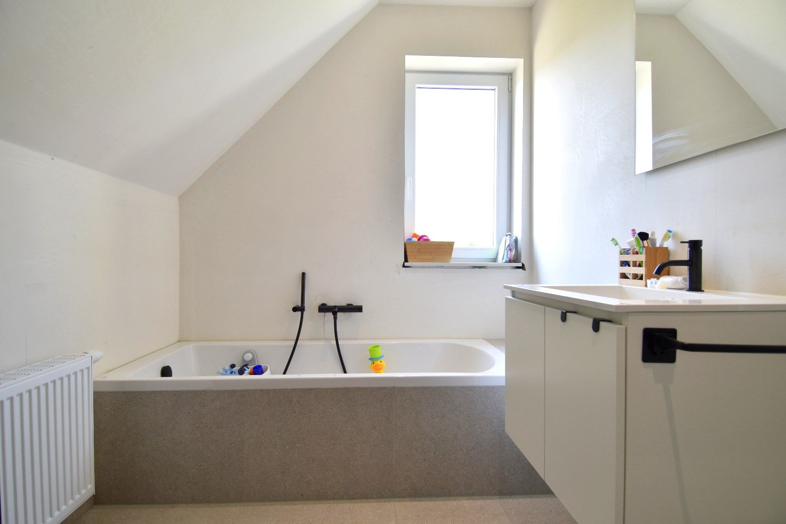 Recente gezinswoning (BJ 2022) met 3 slaapkamers en garage te Heule foto 8