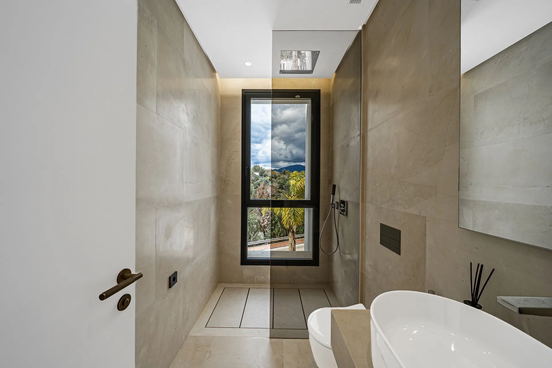 Koninklijk wonen aan de Golden Mile – exclusieve villa’s in het iconische Las Lomas del Marbella Club foto 20