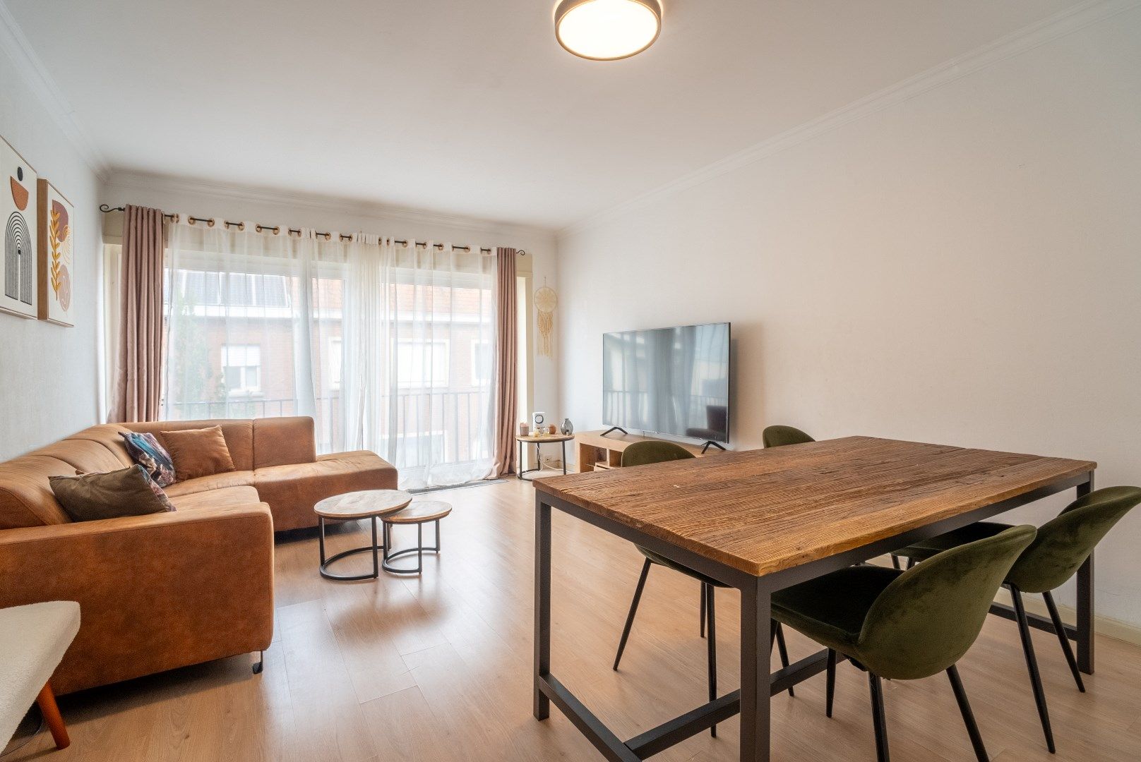 Gerenoveerd appartement met garage in Kuurne! foto {{pictureIndex}}