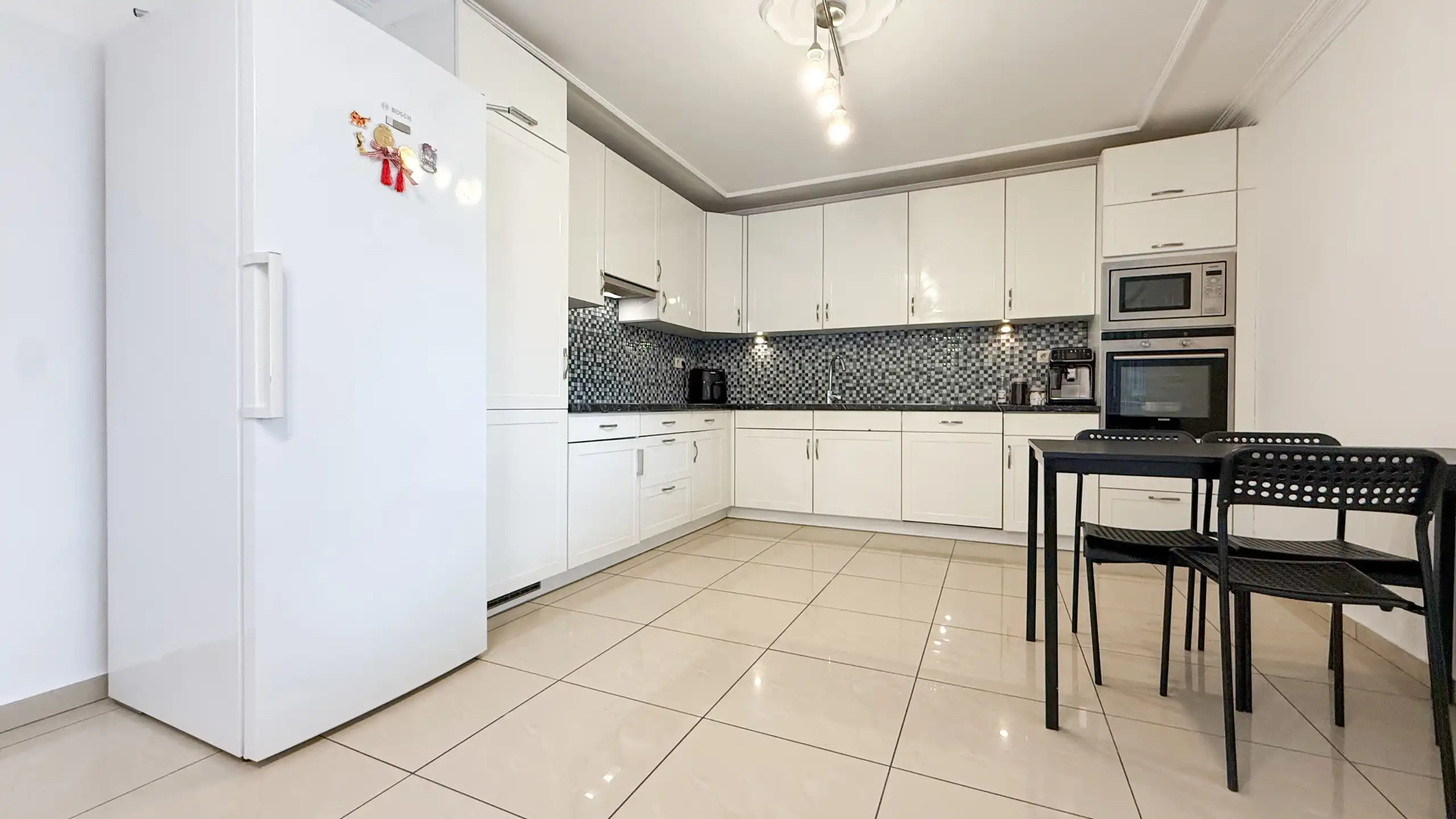 Halfopen woning met tuin en dubbele garage in H-Z! foto 17