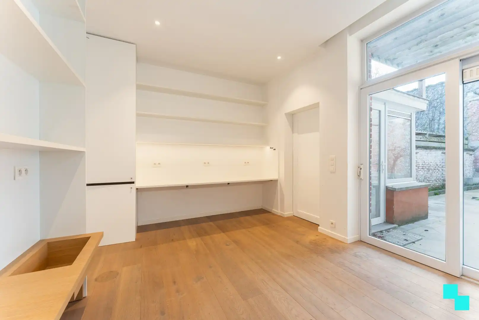 Karaktervol handelspand met woonst - centrum Roeselare foto 15