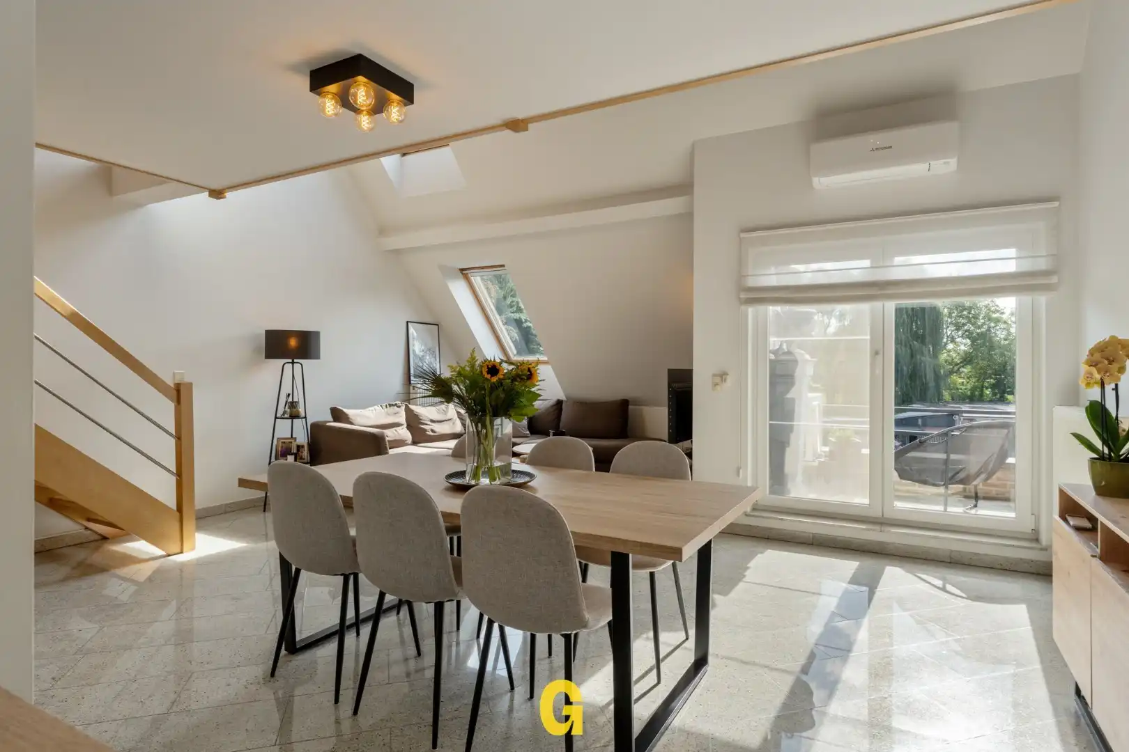 Leuk ingedeeld duplexappartement met 3 slaapkamers, mezzanine en standplaats te Beverst foto 9