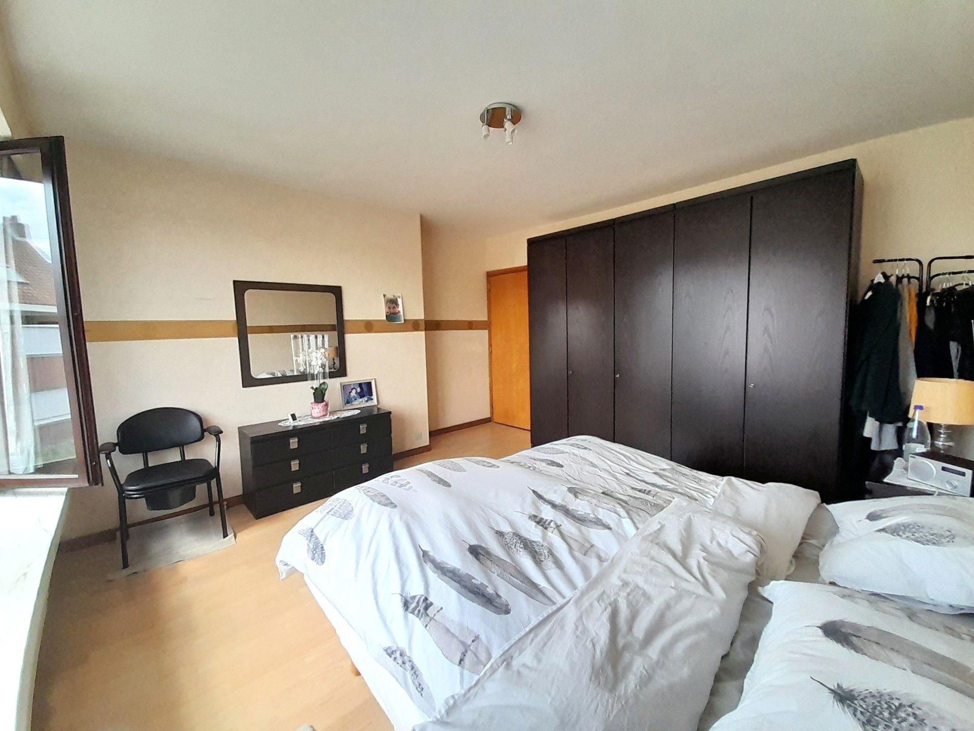 Top onderhouden eengezinswoning – centraal gelegen foto 13