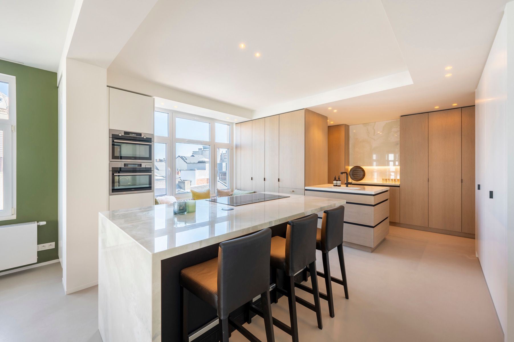 Luxueus gerenoveerd appartement in befaamde Meirbuilding foto 12