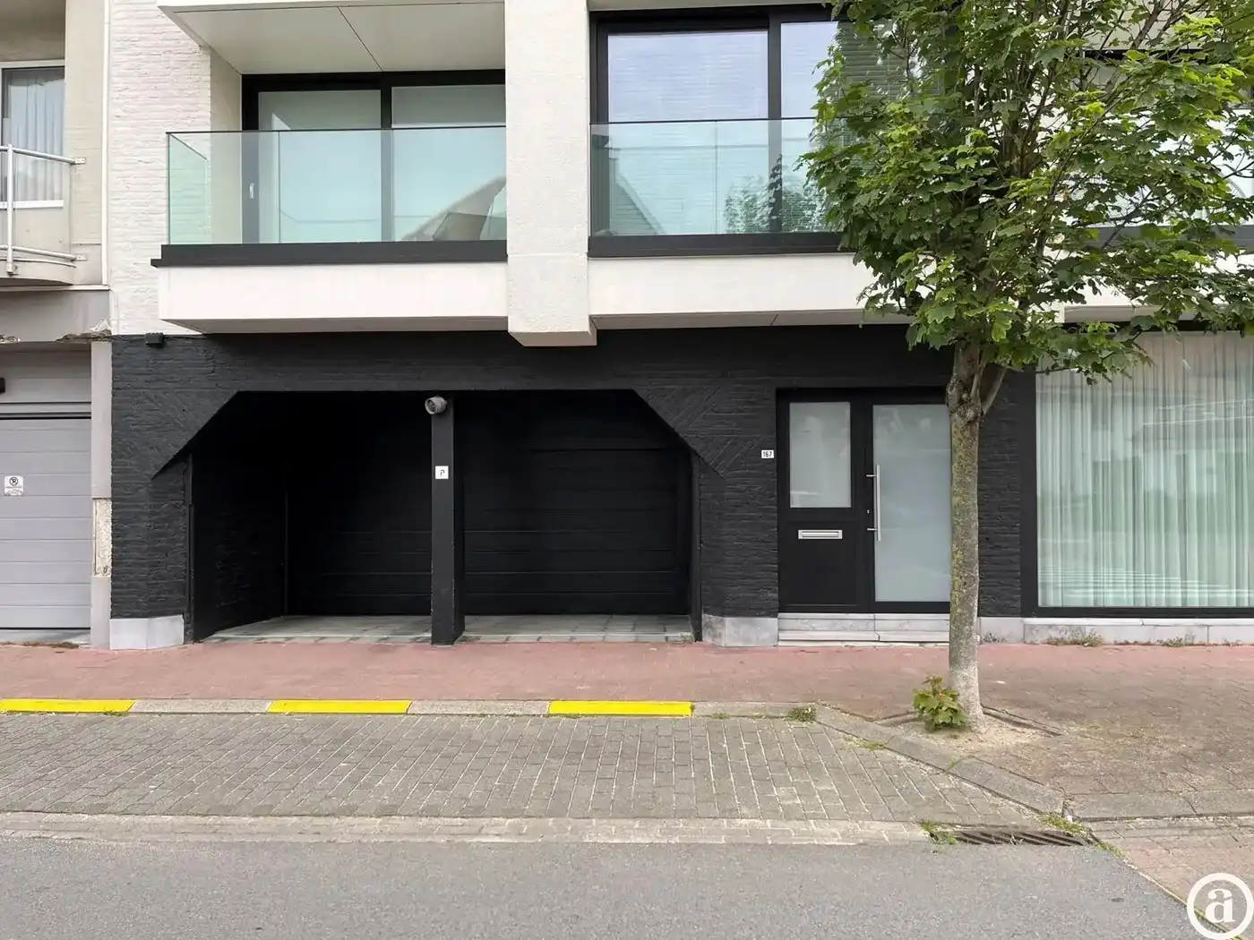 Goed bereikbare dubbele binnenstaanplaats [J. Nellenslaan - Albertstrand]. foto 2