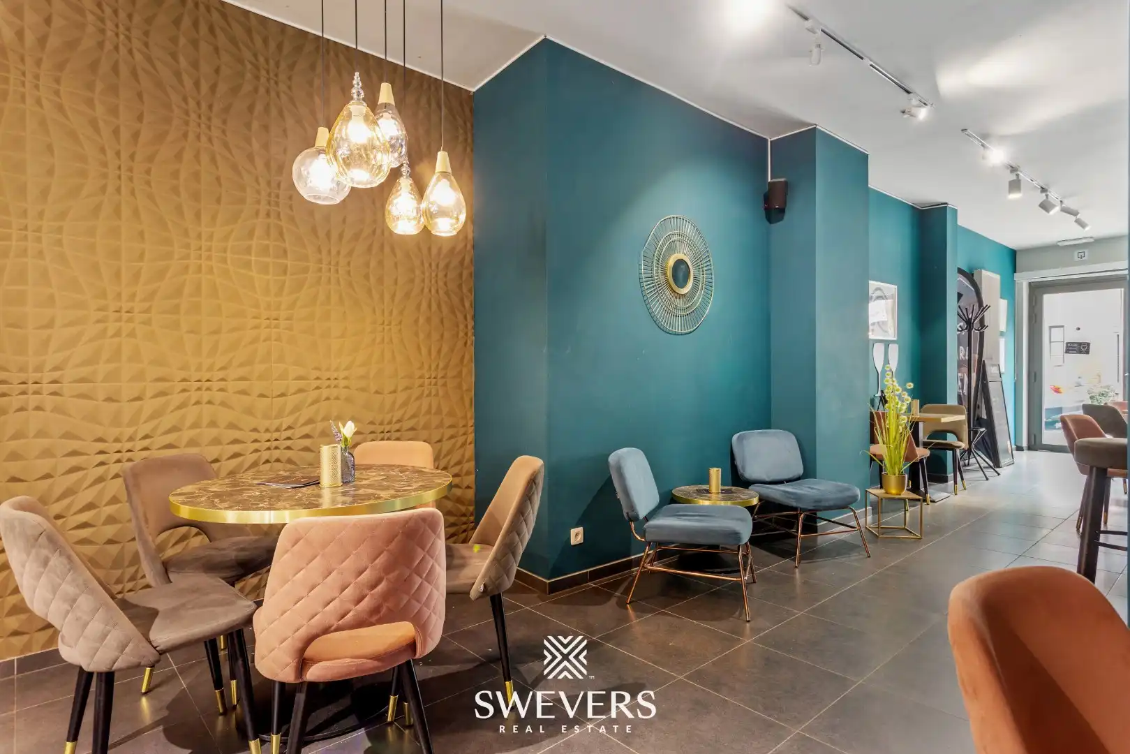 Investeringspand met huurder handelsruimte in hartje Tessenderlo, 97m², plus terras, tuinzone en parkeerplaats.   foto 6