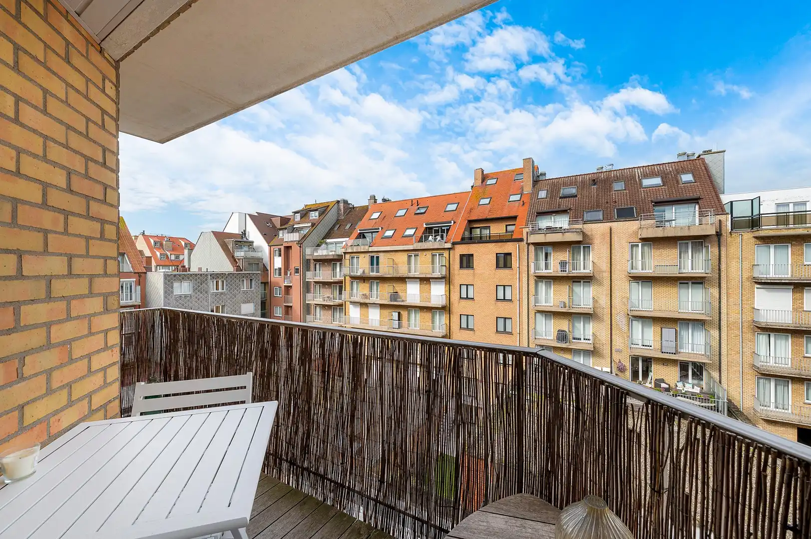 Luxueus gerenoveerd 3-slaapkamerappartement nabij zee. foto 18