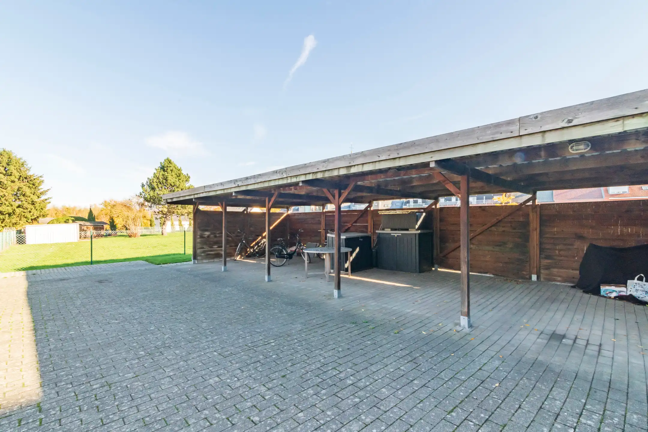 Lichtrijk gelijkvloers appartement met tuin en mooi uitzicht foto 28