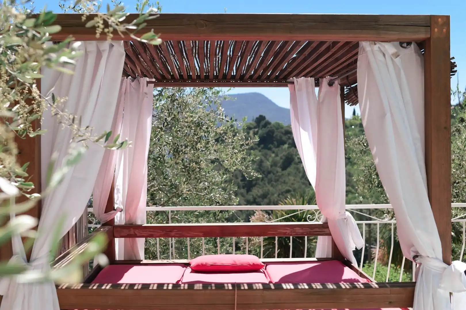 Volledig gerenoveerde villa met wellness en panoramisch uitzicht nabij Nice foto 34