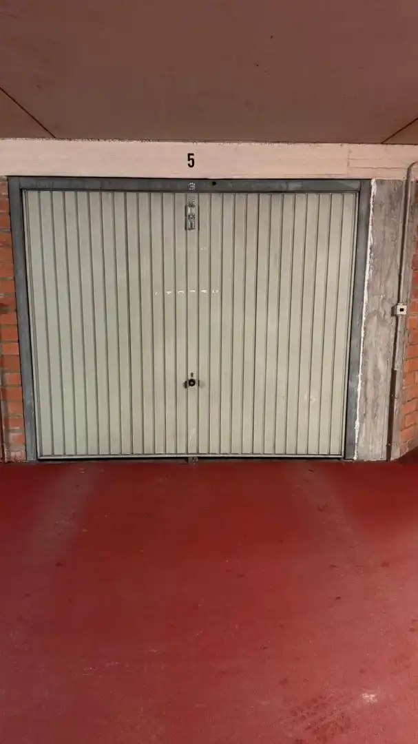 Gesloten garagebox centrum Oostende foto 4
