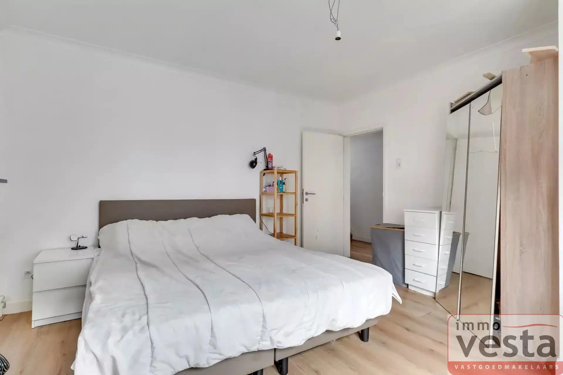 Degelijke eengezinswoning nabij centrum foto 15