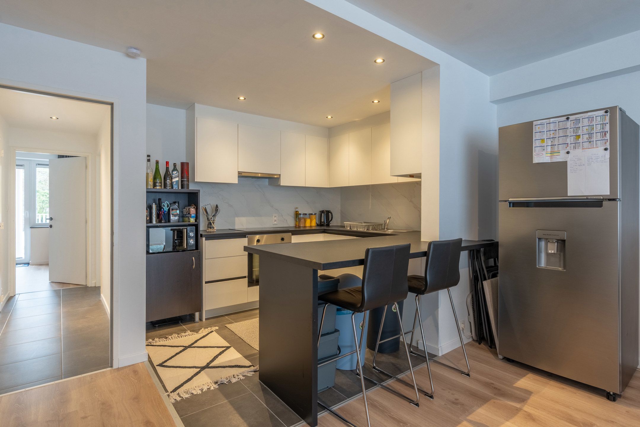 Energiezuinig 2 slpk appartement met garagebox te Vosselaar. foto 4