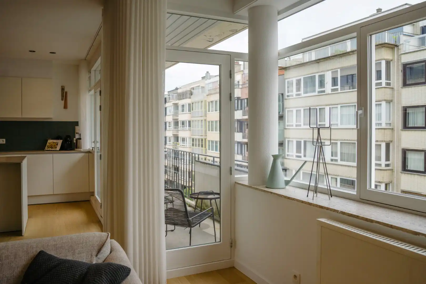 SCHITTEREND VERNIEUWD 3 SLPK APP MET TERRAS OP CENTRALE LIGGING foto 9