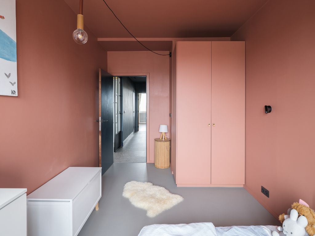 Omgeving Sint-Pietersstation. Stijlvol en architecturaal gerenoveerd appartement met 2 volwaardige slaapkamers, privatieve staanplaats en een zonnig terras. foto 18
