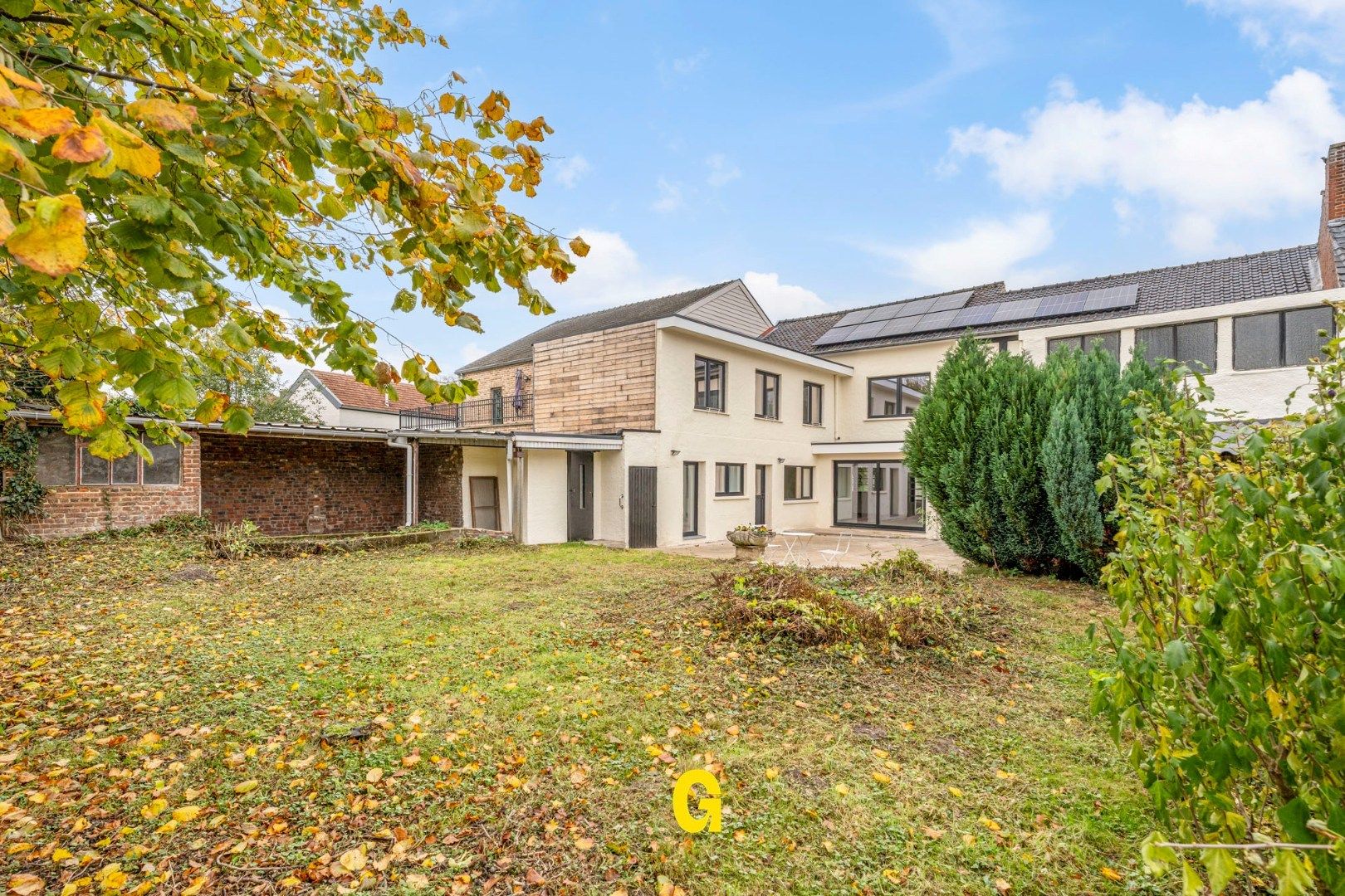 Vakkundig gerenoveerde woning met binnenkoer, tuin en bijgebouwen op 4a 62ca - EPC label B foto 22