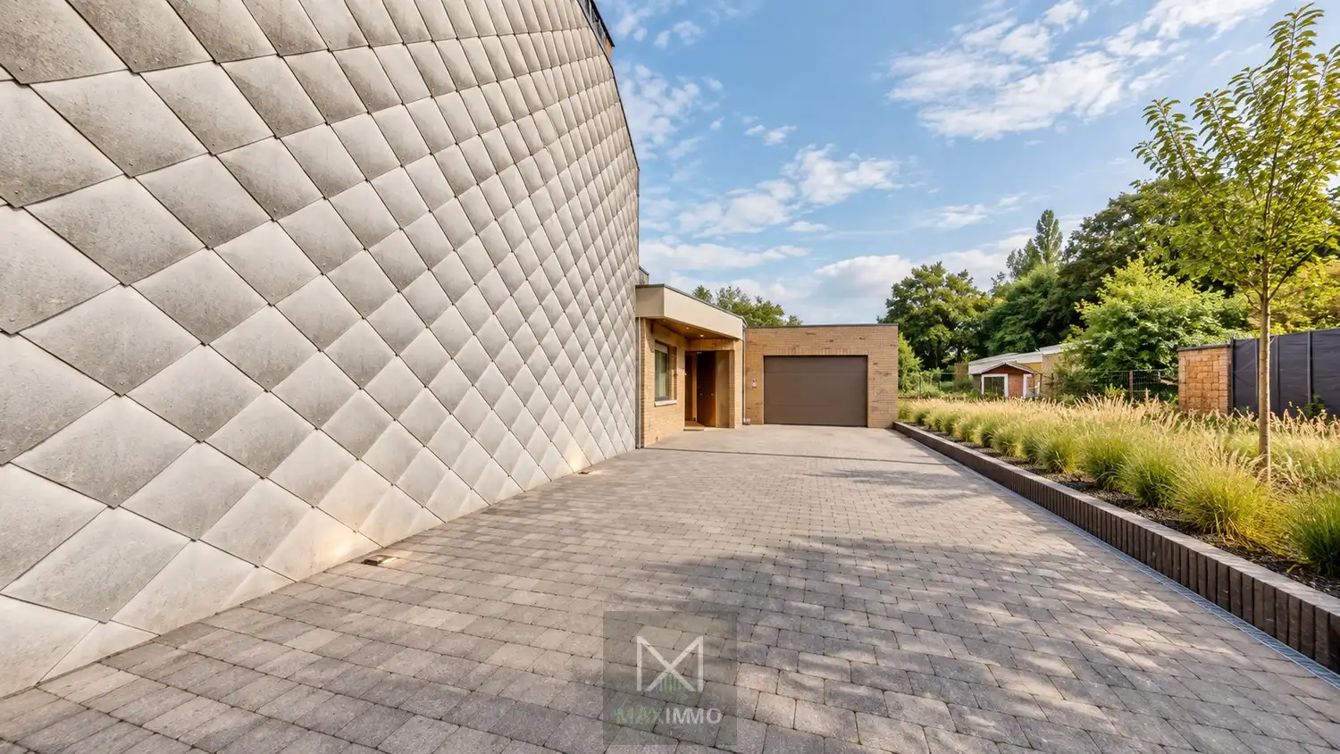 Ruime woning met dubbele garage, grote tuin en prachtig zicht op de velden foto 17