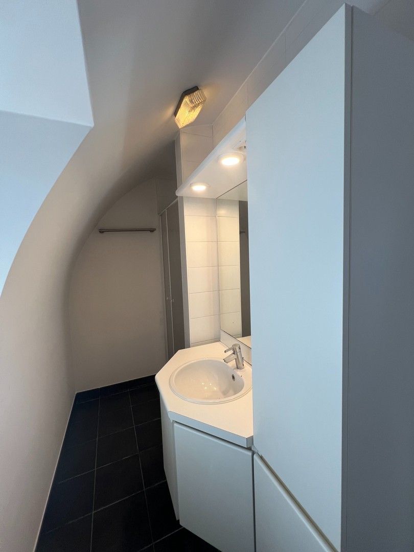 Dakappartement met privatieve autostaanplaats op toplocatie foto 7