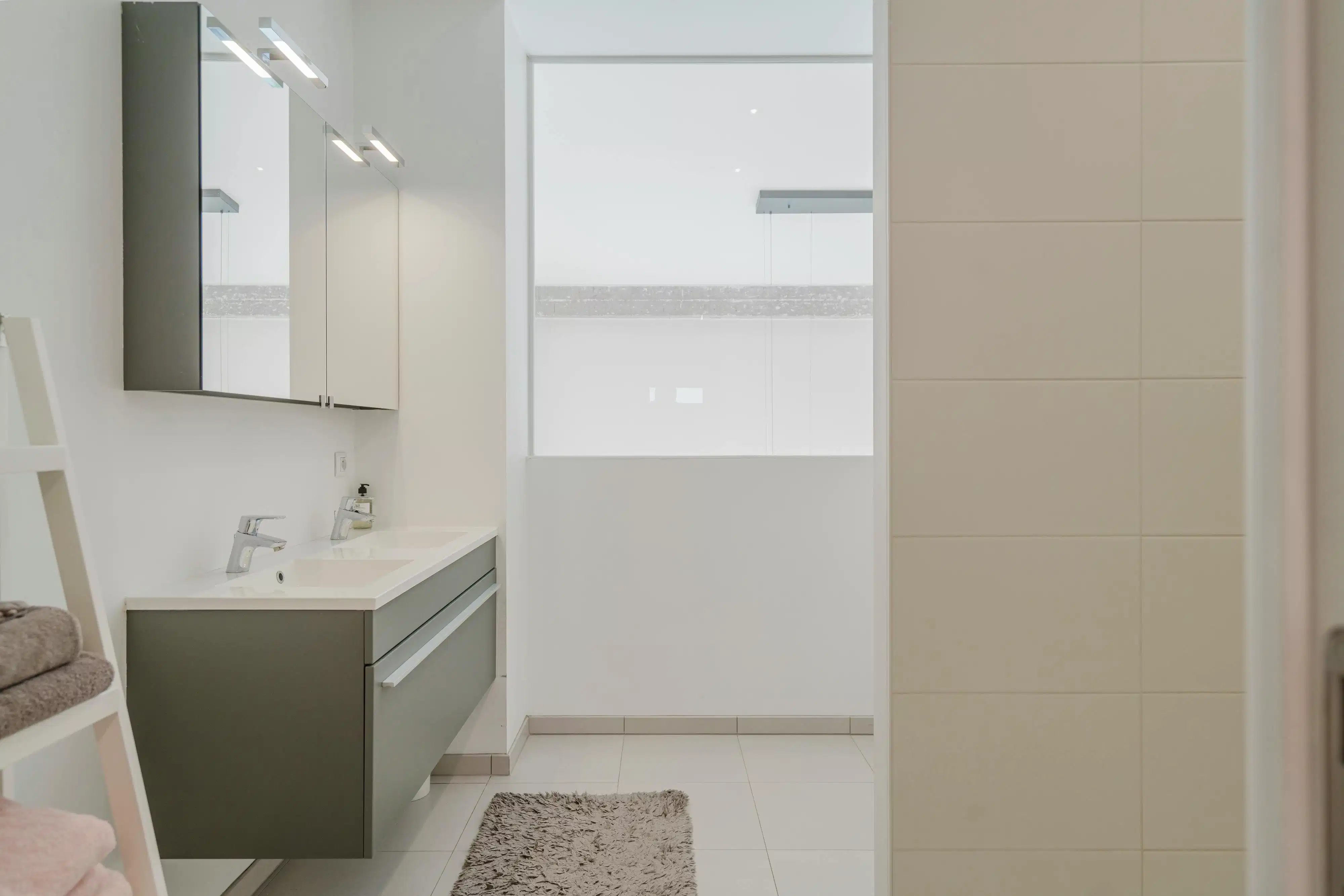 Architecturale woning met uniek loftgevoel in Kortrijk foto 14