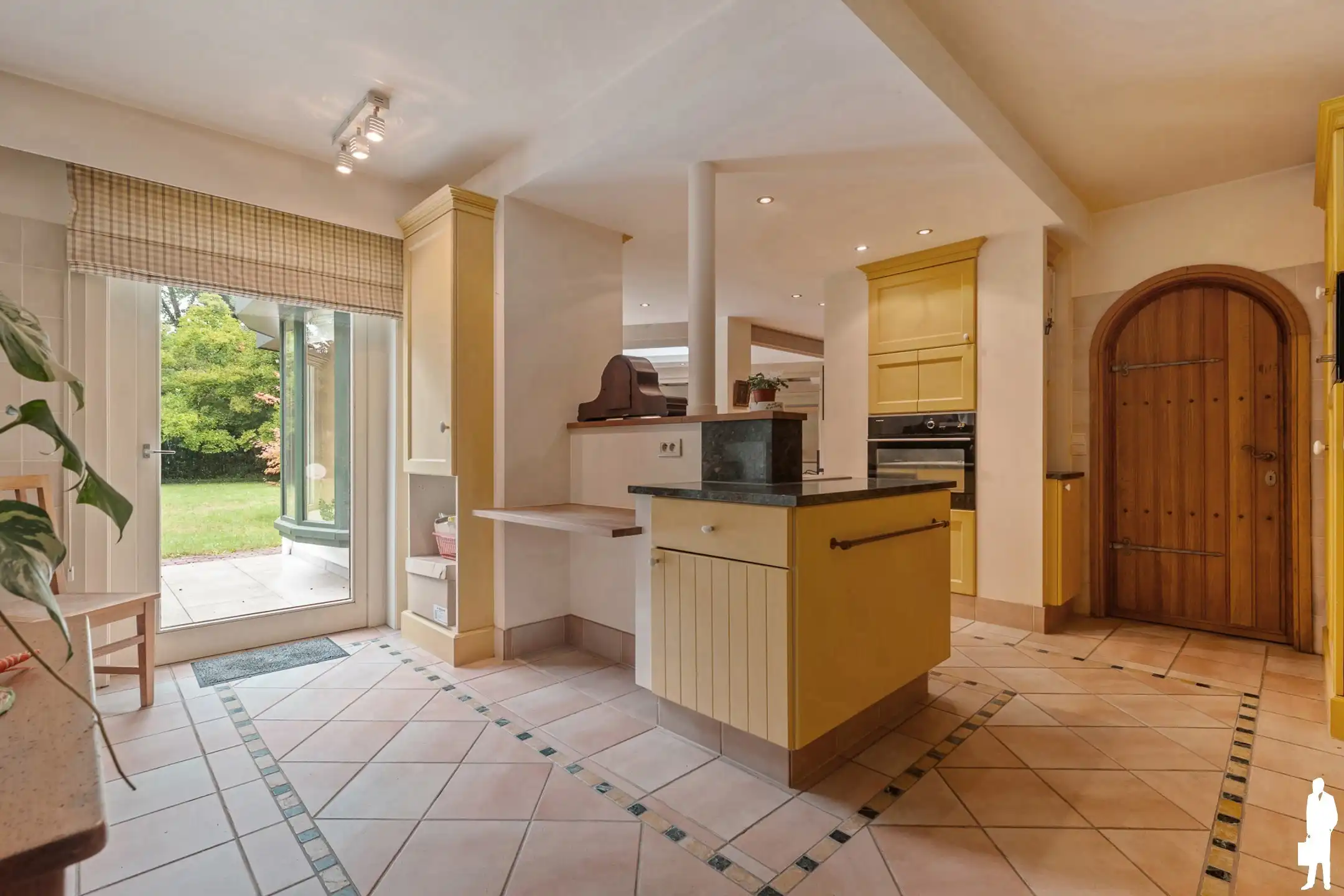 Verrassend ruime villa op prachtig perceel van ca. 4.175 m² foto 13