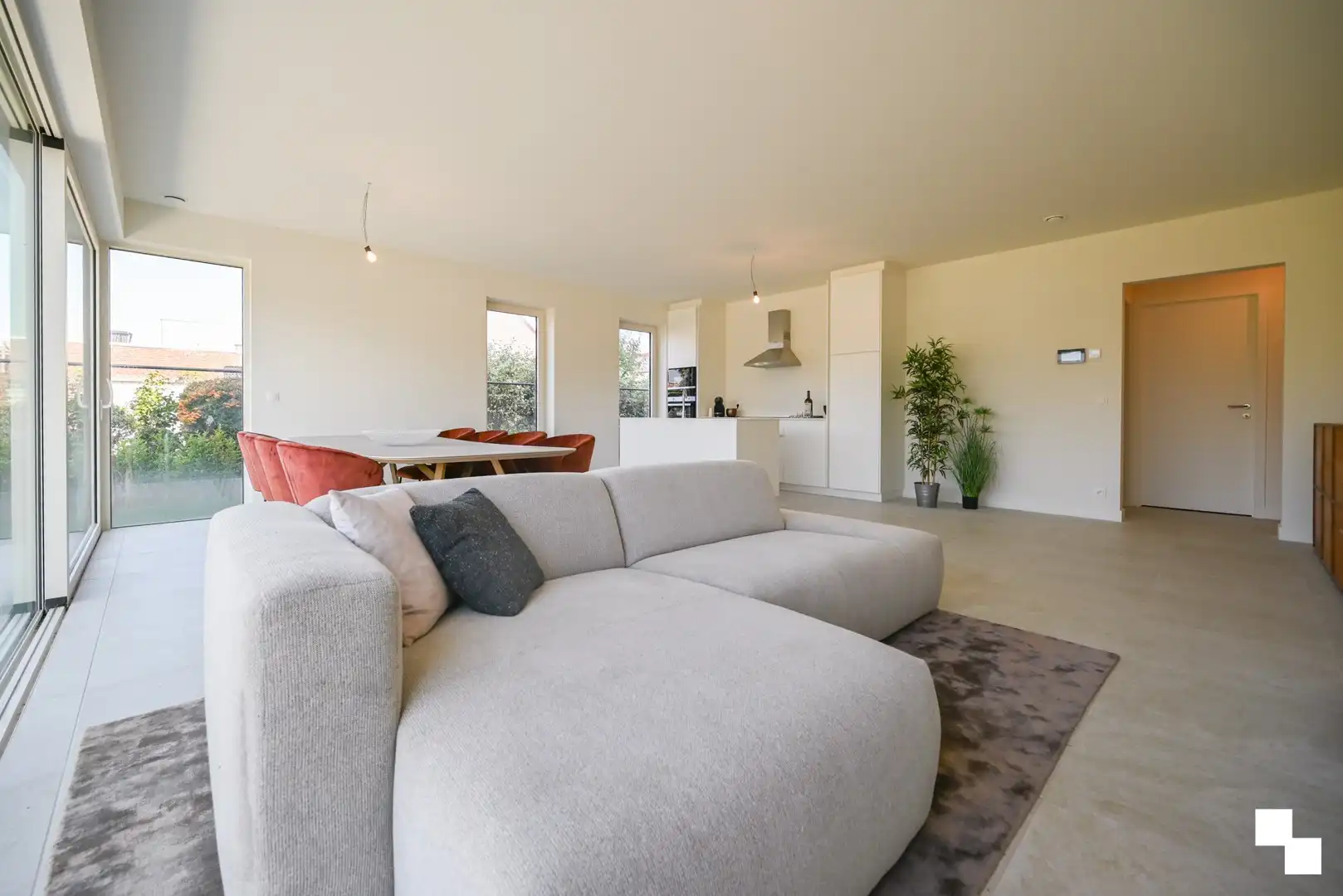 Gelijkvloers appartement met zonnige tuin te Ingelmunster foto {{pictureIndex}}