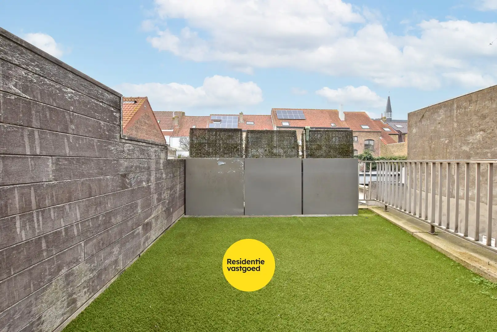 Prachtige 2/3-slaapkamer appartement (112m² + 12m²) in de winkelstraat van Nieuwpoort-stad. foto 3