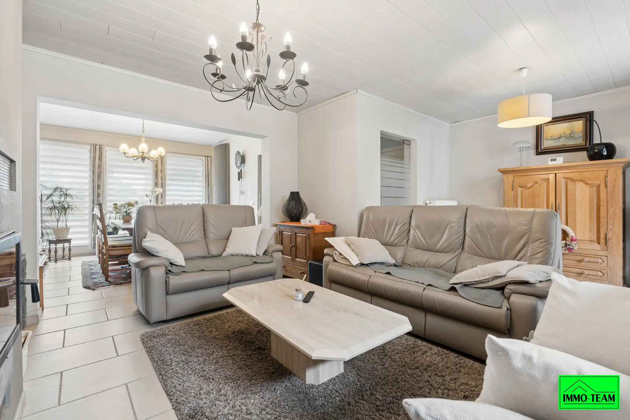  Volledig gerenoveerde en instapklare 2-gevelwoning  foto 7