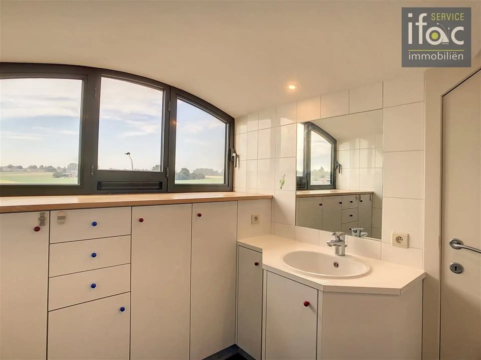 Prachtige 3-gevel villa met unieke panoramische vergezichten foto 21