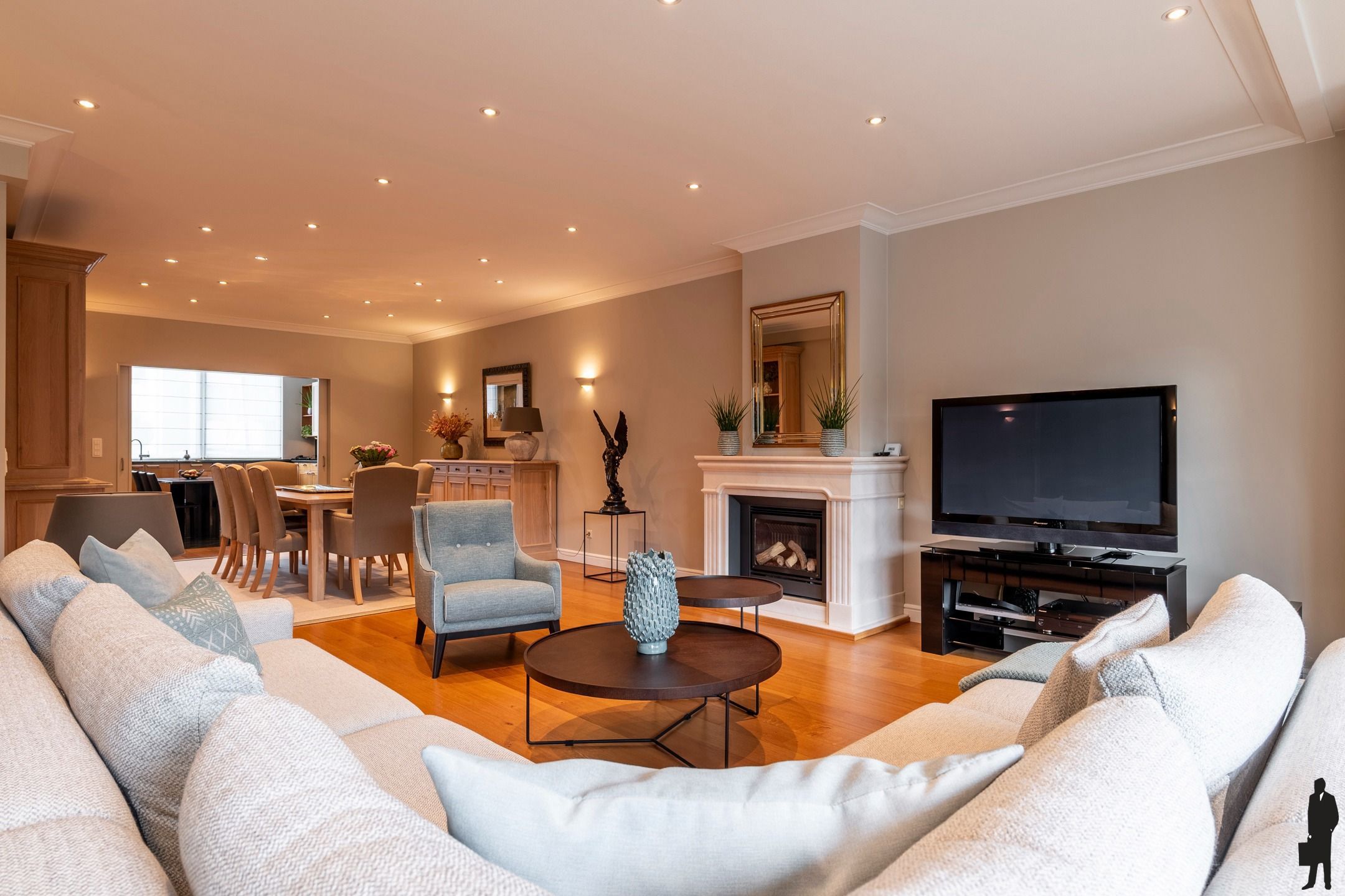 Stijlvol gelijkvloers appartement met binnenterras, tuin en binnenzwembad met wellness. foto 4