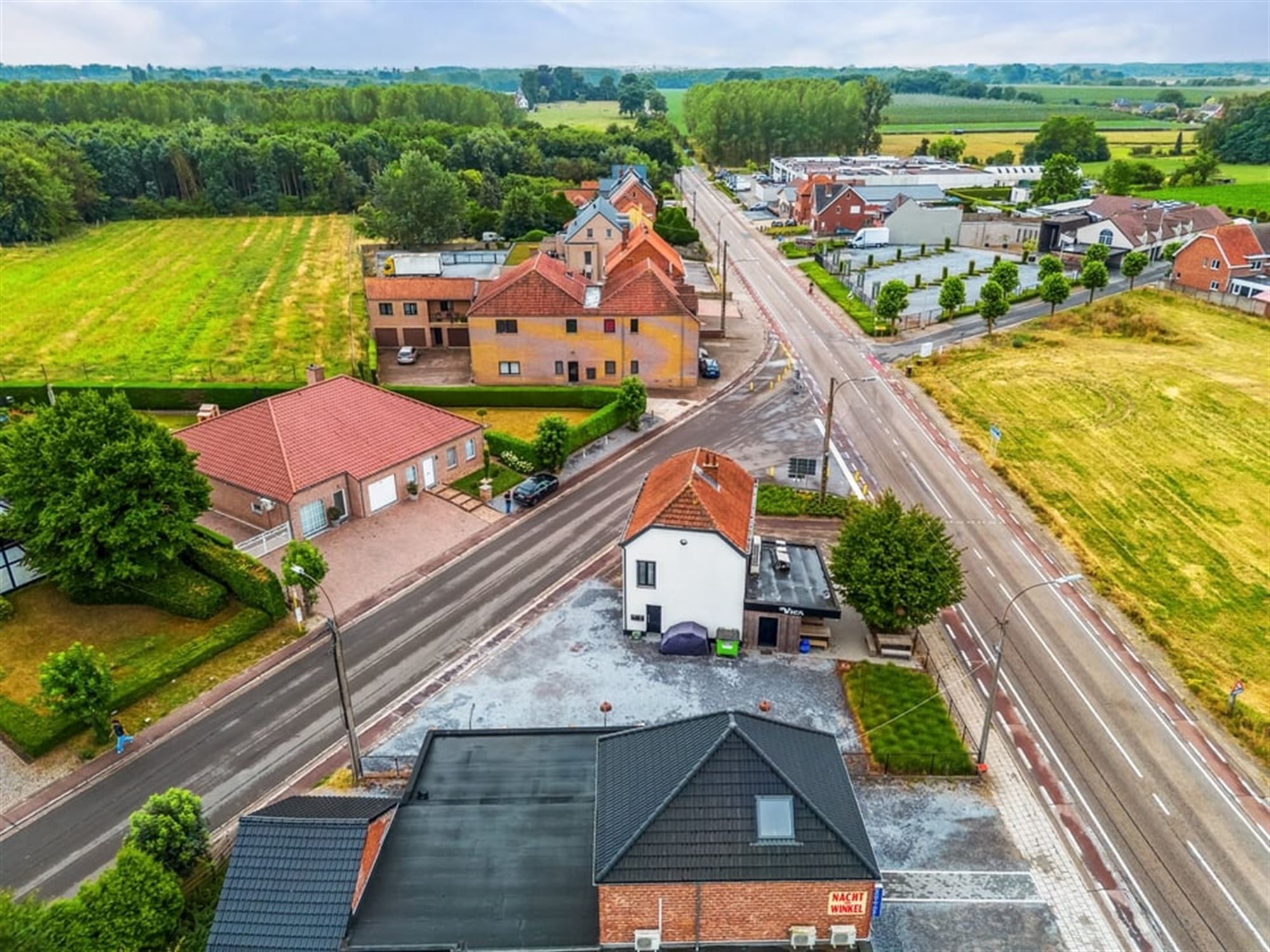 INTERESSANTE OPBRENGSTEIGENDOM MET HANDELSRUIMTE EN APPARTEMENT  foto 40