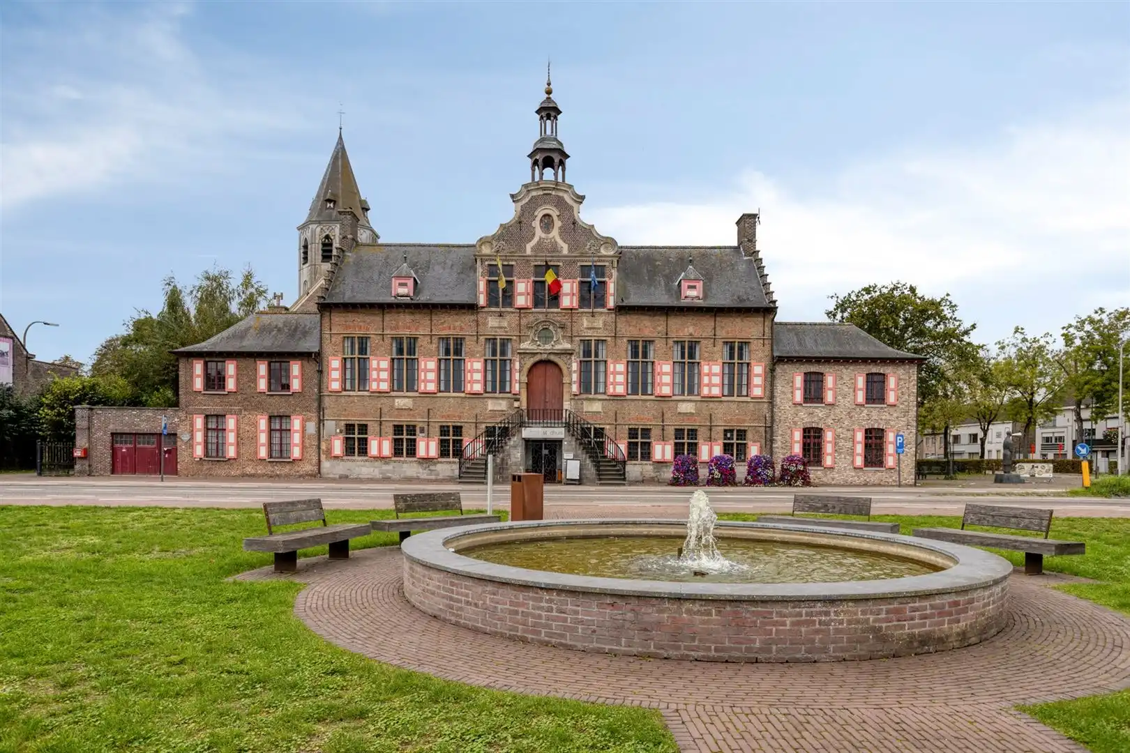 Prachtige INSTAPKLARE gezinswoning met 4 slaapkamers foto 37