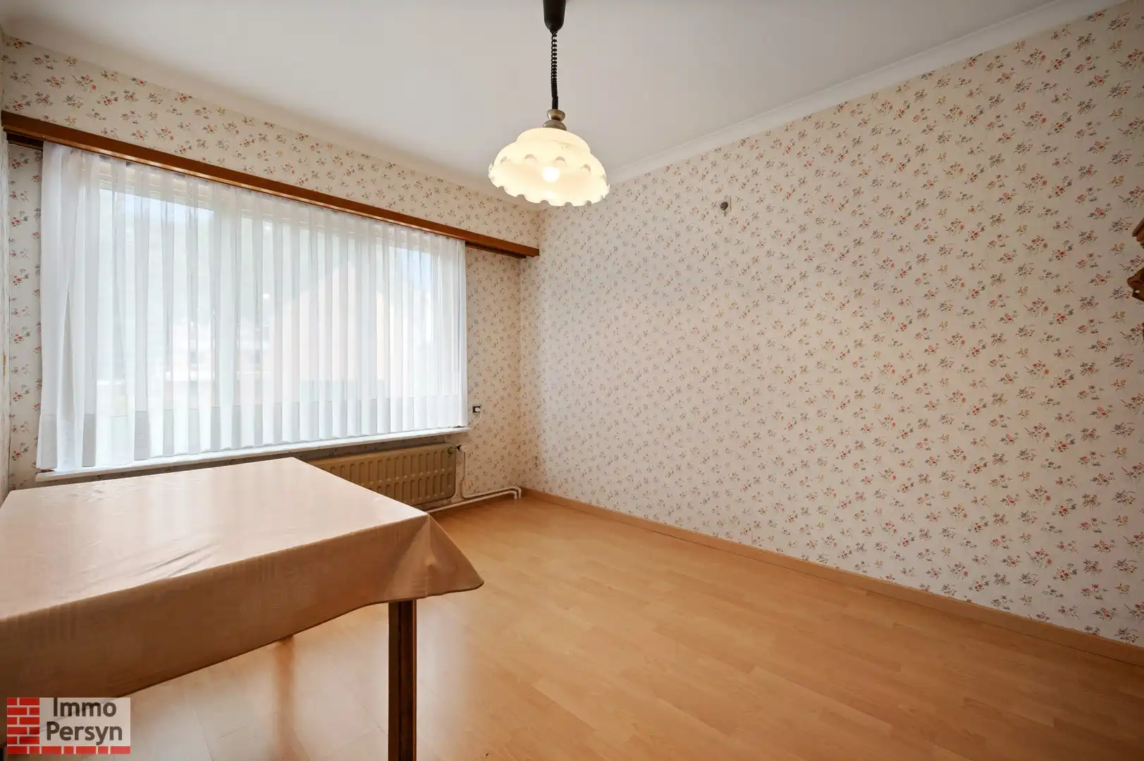 Vrijstaande bungalow met bijgebouw op een riant perceel foto 11