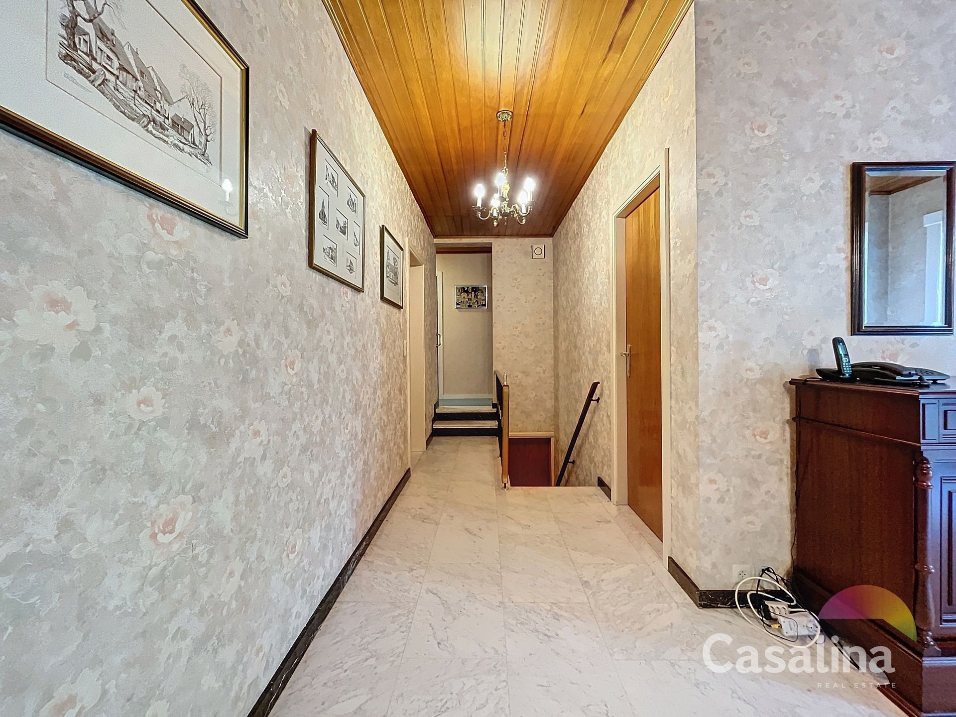 Charmante bungalow met potentieel op toplocatie!  foto 12