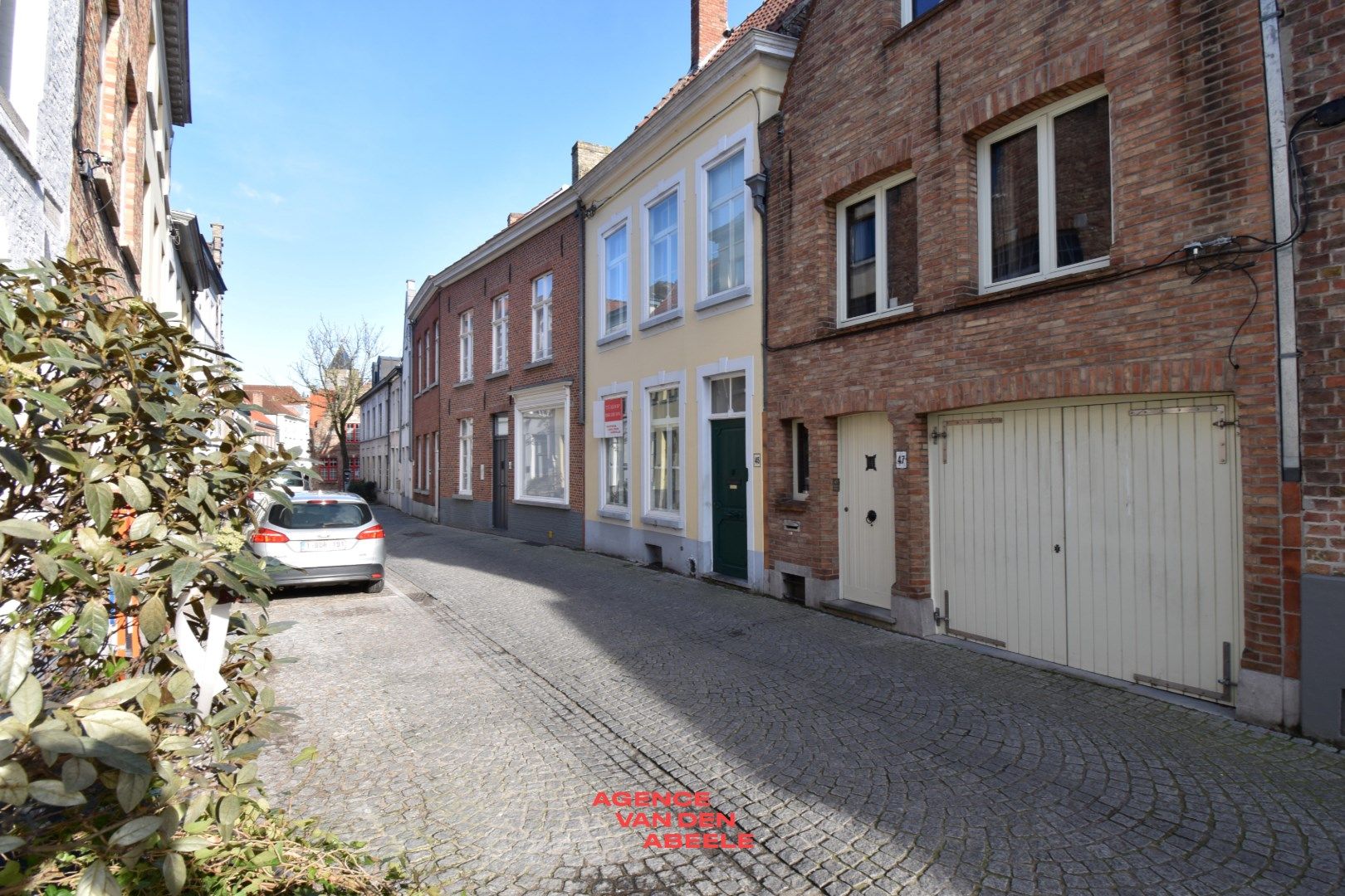 Klassevolle woning met 3 slaapkamers en tuin te Brugge  foto 1